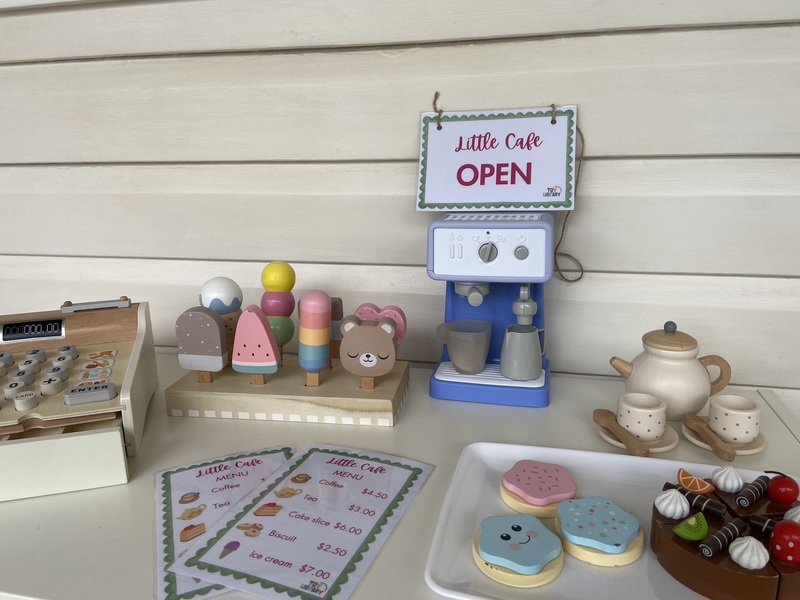Little Café hero photo